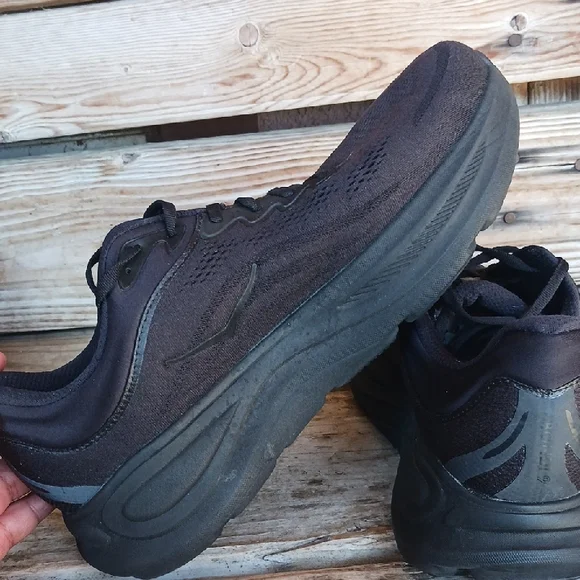 Hoka Bondi 9 Black Athletic Shoes with Cushioned Midsole - Picture 1 of 15